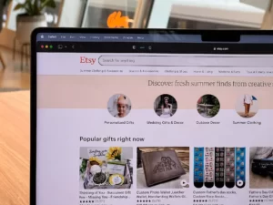 The Ultimate Guide: The Best Things to Sell on Etsy to Make Money Fast!